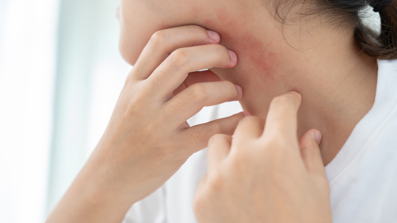 脖子美白?頸紋霜有用嗎?如何選擇適合的頸部保養成分? 脖子美白?頸紋霜有用嗎?如何選擇適合的頸部保養成分?