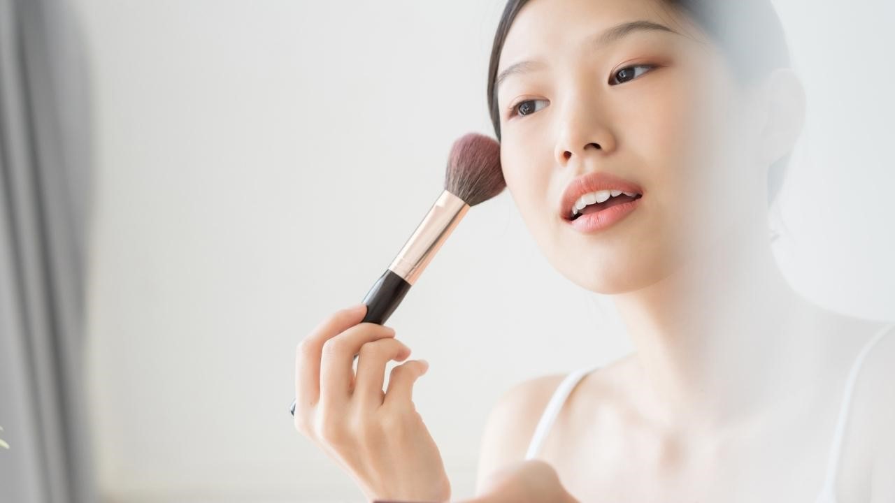 化妝前要擦什麼保養品？真的會影響妝容成敗？
